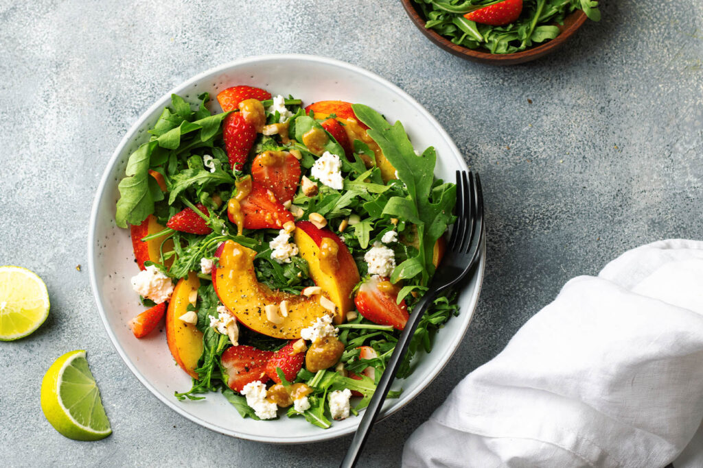 Erdbeer-Nektarine-Salat