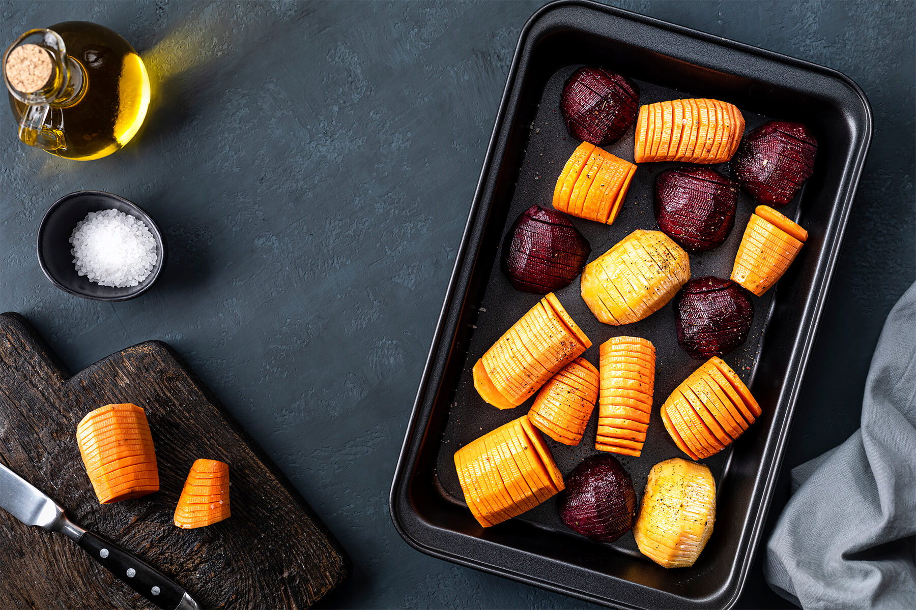 Hasselback-Wurzelgemüse-Salat mit Kichererbsen