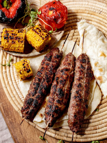 Lyulya Kebab Rezept – original aserbaidschanische Hackfleisch-Spieße vom Grill