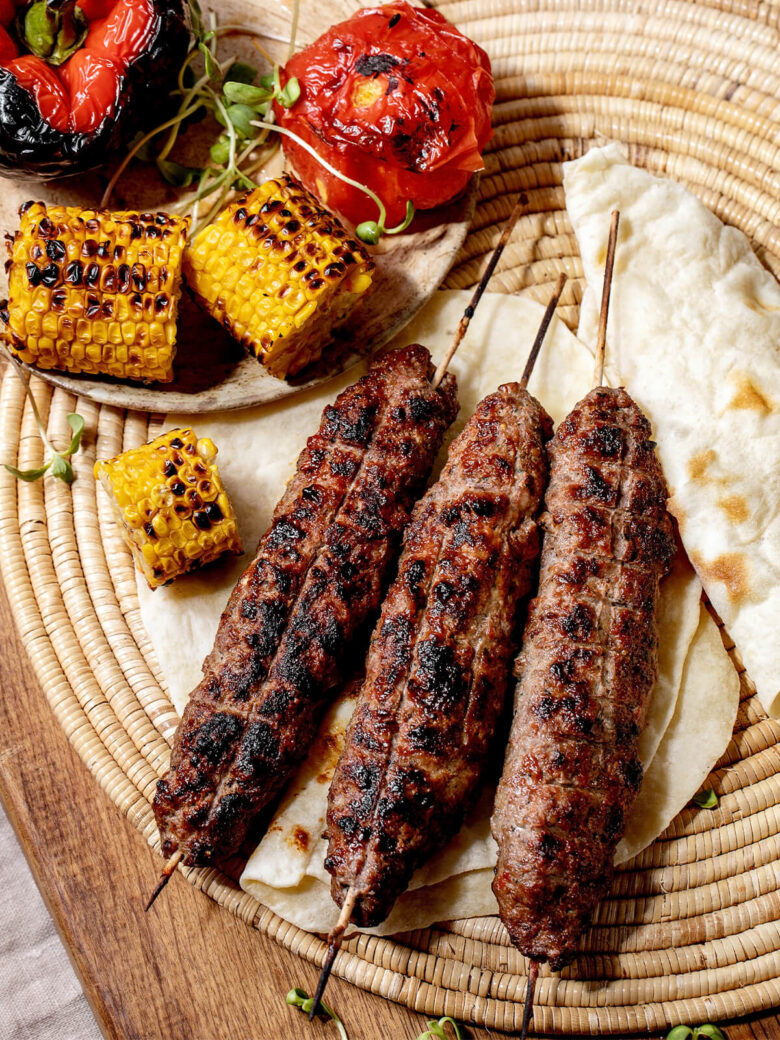 Lyulya Kebab Rezept – original aserbaidschanische Hackfleisch-Spieße vom Grill