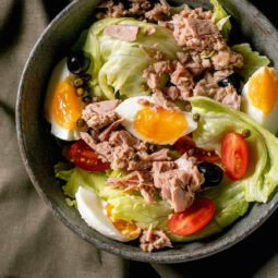 Nizza-Salat mit Thunfisch – Klassiker von der Côte d'Azur mit aromatischer Vinaigrette