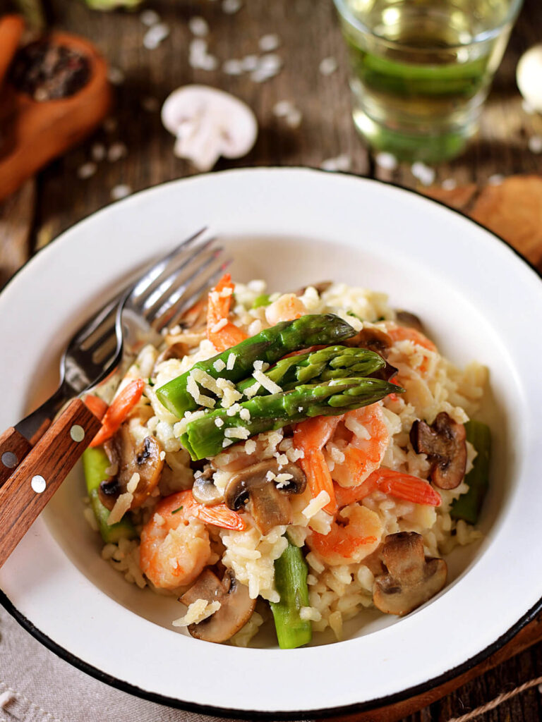 Risotto mit Garnelen, Champignons und grünem Spargel
