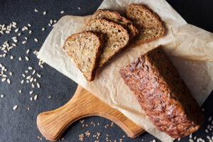 Saaten-Brot mit Sonnenblumen und Leinsamen