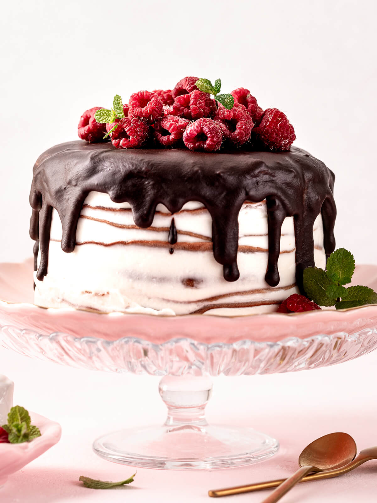 Schoko-Pancake-Torte mit Himbeeren