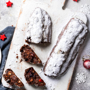 Schoko-Stollen mit Puderzucker