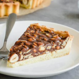 Schokoladen-Karamell-Nuss-Tarte