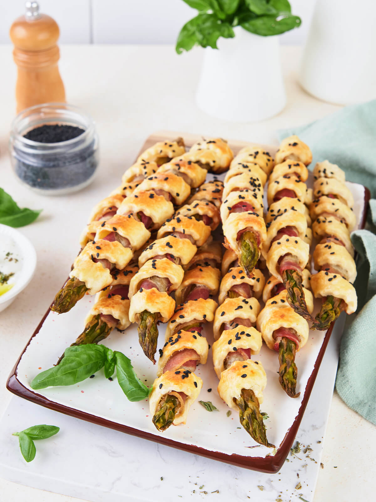 Spargel-Speck-Spiralen aus Blätterteig