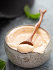Cremiger Sweet Chili Dip: Schnell, vielseitig und perfekt zu Garnelen