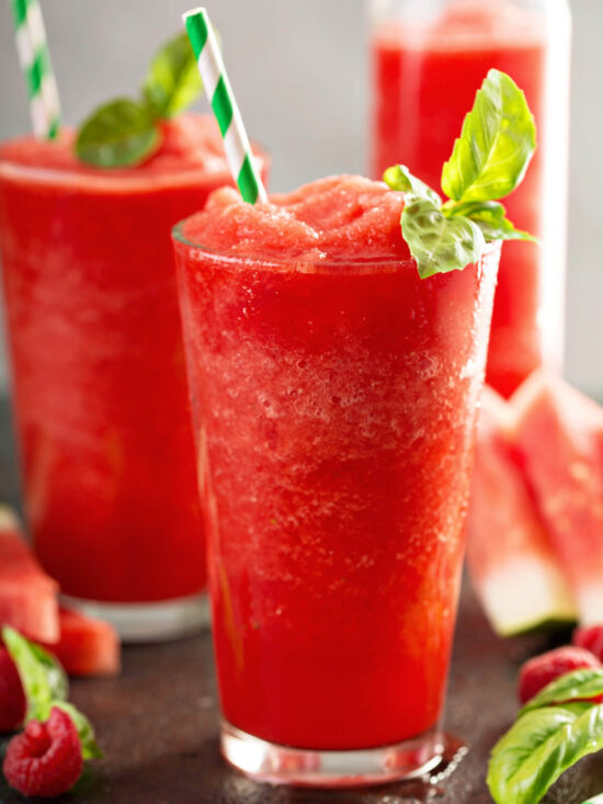 Wassermelonen-Himbeer-Slushie – Sommergetränk ohne Zucker