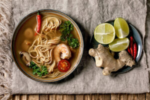 Asia-Nudelsuppe mit Garnelen und Shiitake – aromatisch-würzige Brühe in 30 Minuten