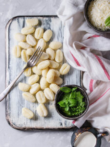 Cremige Kartoffel-Gnocchi in Sahne-Parmesan-Sauce