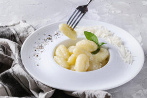 Cremige Kartoffel-Gnocchi in Sahne-Parmesan-Sauce – die nordisch-italienische Komfort-Pasta für Wintertage