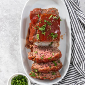 Klassischer Hackbraten mit süßer Glasur