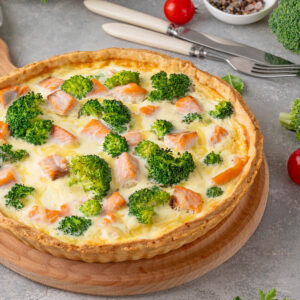 Lachs-Brokkoli-Quiche mit Sahne-Käse-Guss