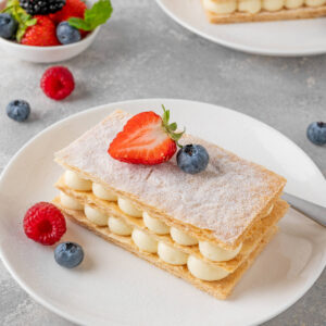 Mille-Feuille mit Vanillecreme und Erdbeeren