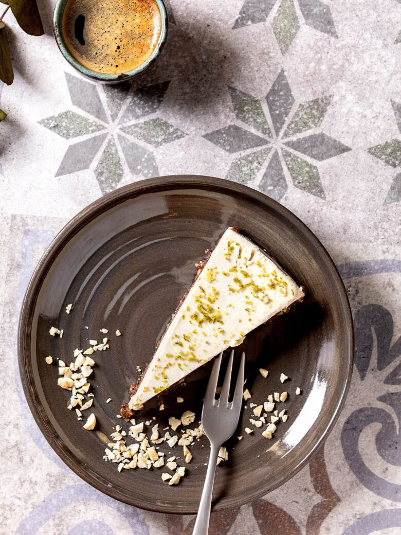 Raw Vegan Cheesecake mit Cashew und Limette