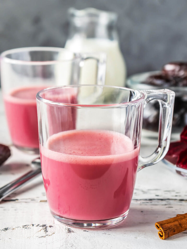 Rote-Bete-Latte pinkfarben