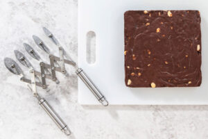 Schoko-Macadamia-Fudge