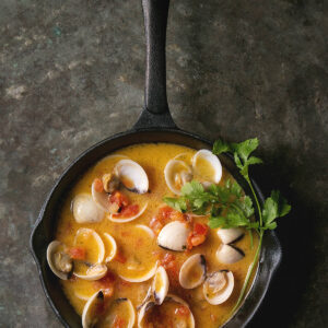 Vongole-Sauce mit Venusmuscheln, Tomaten und Weißwein