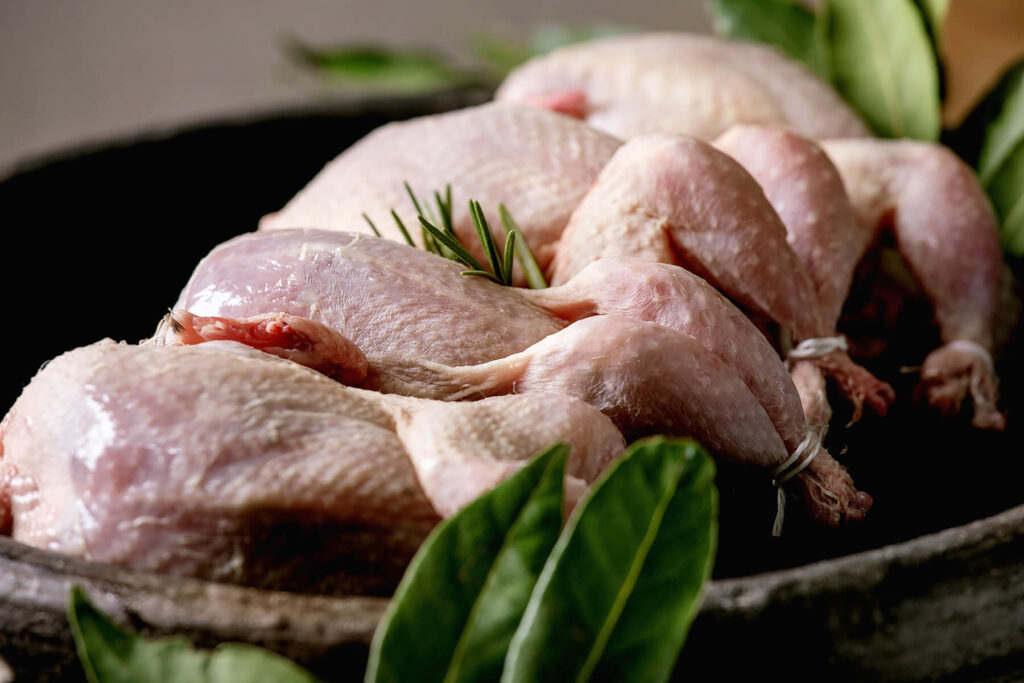 Mediterrane Wachteln in Knoblauch-Olivenöl-Rosmarin-Marinade – 6 Portionen aus dem Backofen