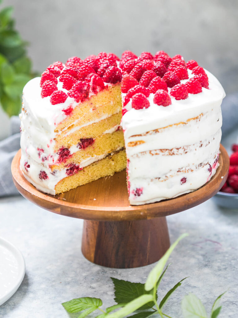 Himbeer-Sahne-Torte (Naked Cake)