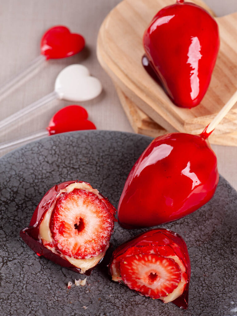 Kandierte Erdbeeren mit knackiger Zuckerhülle