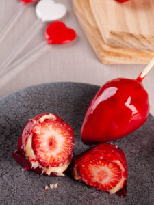 Kandierte Erdbeeren mit knackiger Zuckerhülle (Morango do Amor)