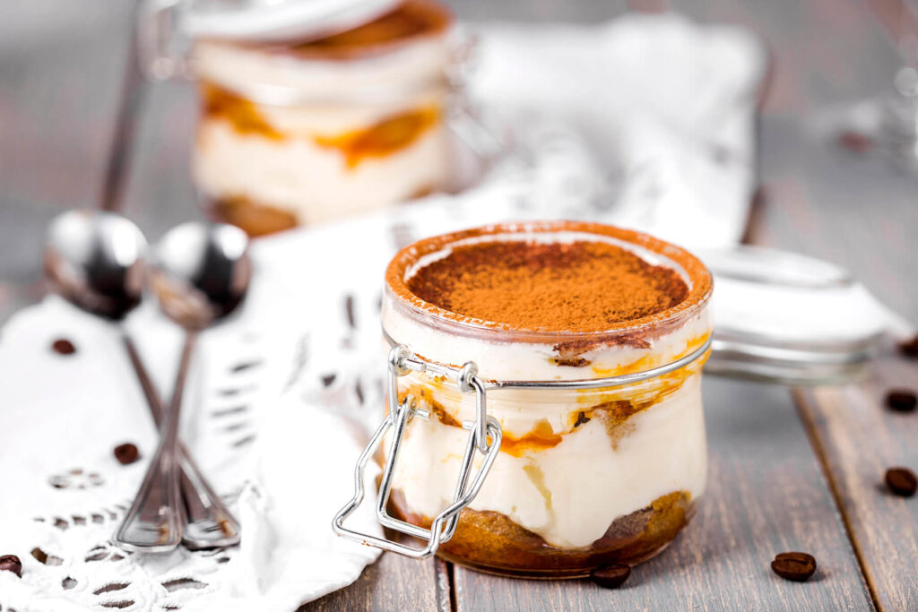Sanddorn-Tiramisu im Glas