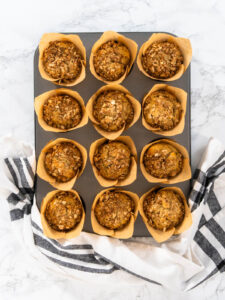 Bananen-Haferflocken-Muffins mit Haferstreuseln