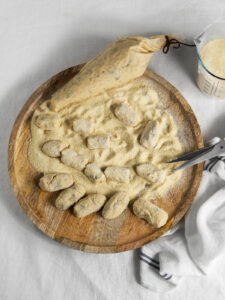 Spanische Schinken-Kroketten (Croquetas de Jamon) — cremige Tapas aus Béchamel und Serranoschinken