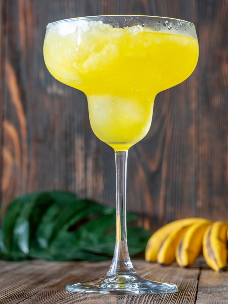 Frozen Banana Margarita – gefrorener Bananen-Cocktail mit Tequila und Limette