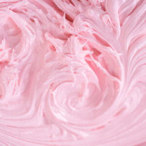 Frischkäse-Frosting Grundrezept in zartem Rosa