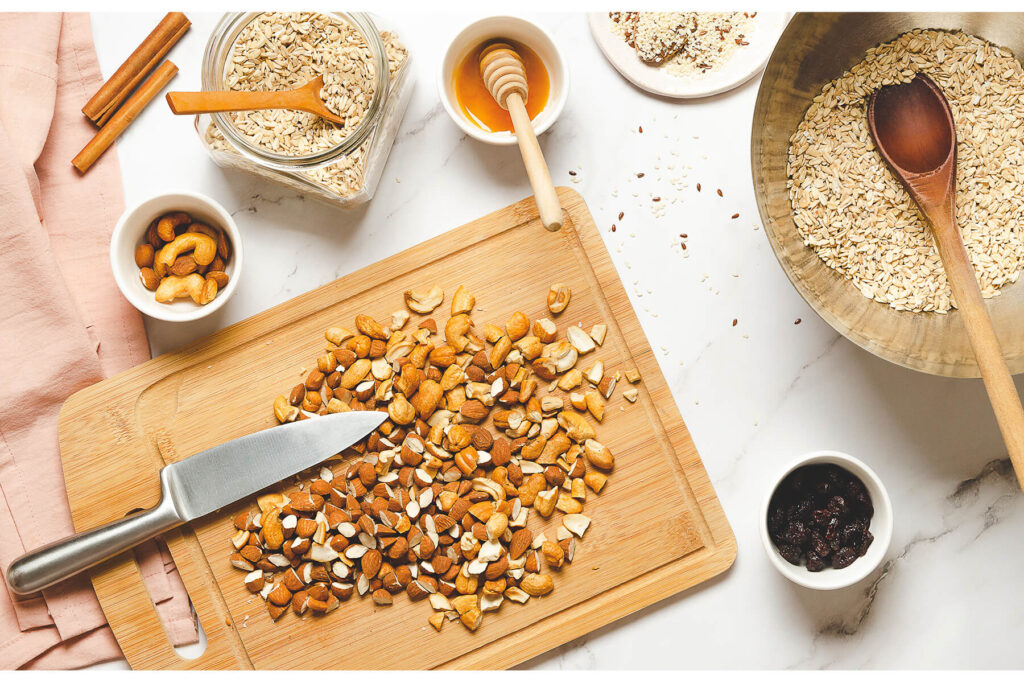 Knusper-Granola selber machen – mit Banane, Cranberries und Nüssen