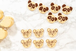 Schokoladen-Glasur zum Verzieren von Keksen (Chocolate Royal Icing)