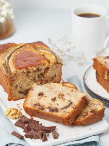Bananenbrot mit Walnüssen und Schokolade